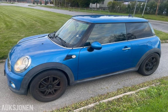 2012 Mini Cooper, Diesel, Skinninteriør, S+V dekk